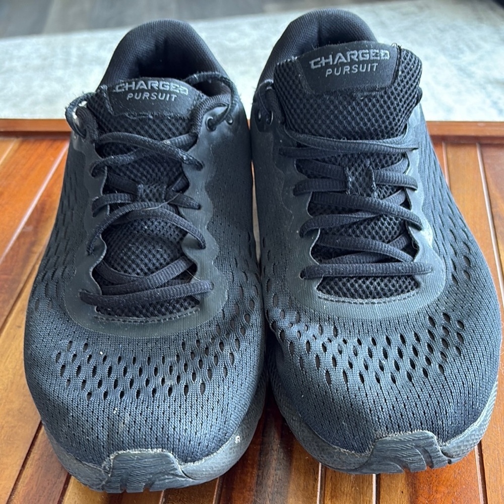 Under Armour Charged Pursuit Black Athletic Shoes with Breathable Mesh​